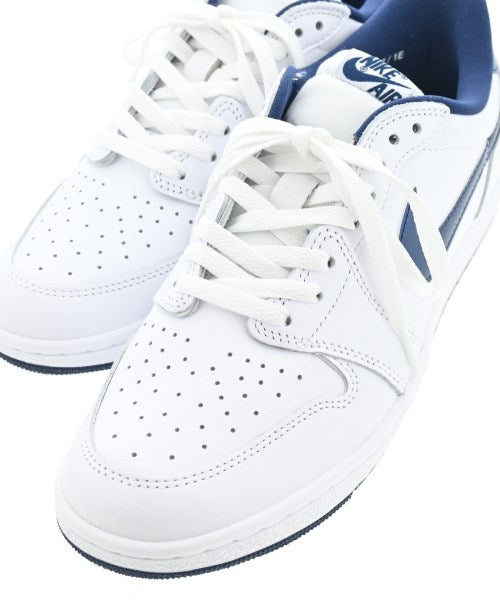 NIKE รองเท้าผ้าใบ