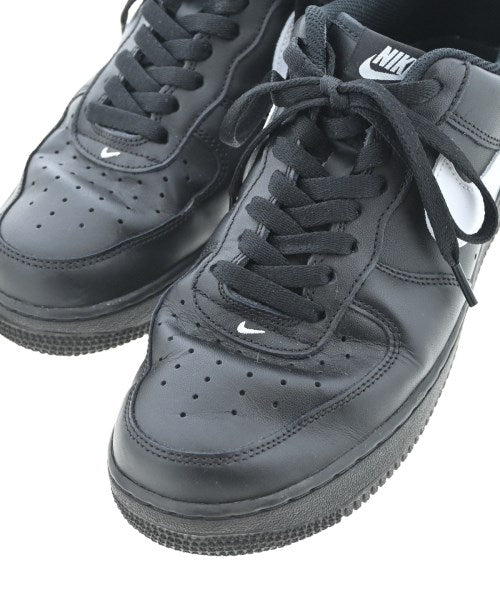 NIKE รองเท้าผ้าใบ