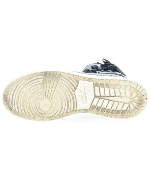 NIKE รองเท้าผ้าใบ