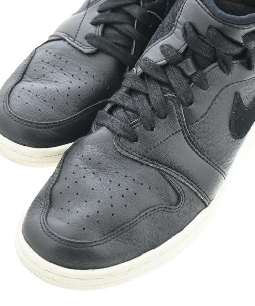 NIKE รองเท้าผ้าใบ