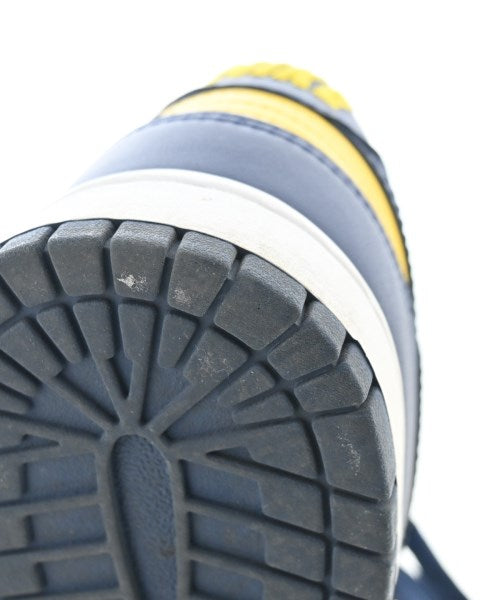 NIKE รองเท้าผ้าใบ