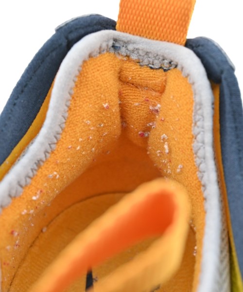 NIKE รองเท้าผ้าใบ