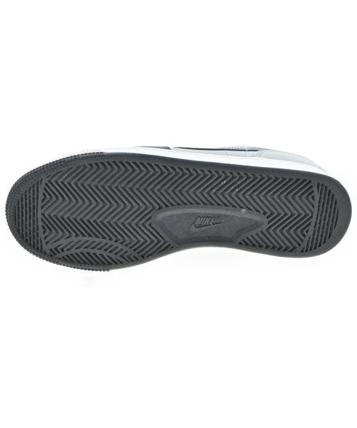 NIKE รองเท้าผ้าใบ