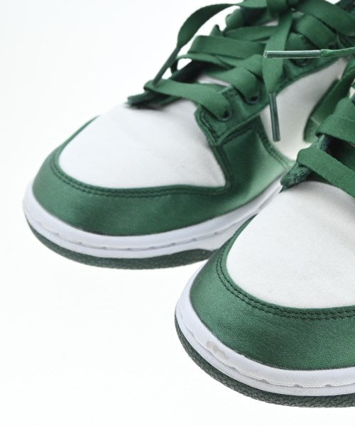 NIKE รองเท้าผ้าใบ