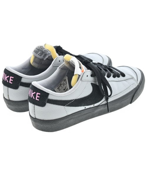 NIKE รองเท้าผ้าใบ