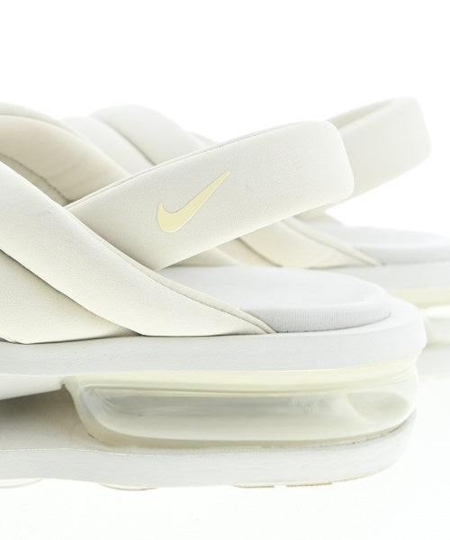 NIKE รองเท้าแตะ