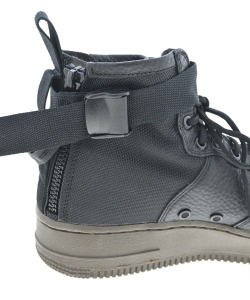 NIKE รองเท้าผ้าใบ