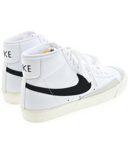 NIKE รองเท้าผ้าใบ