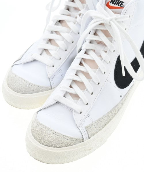 NIKE รองเท้าผ้าใบ