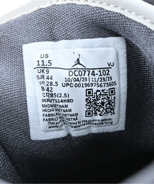 NIKE รองเท้าผ้าใบ