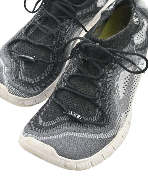 NIKE รองเท้าผ้าใบ