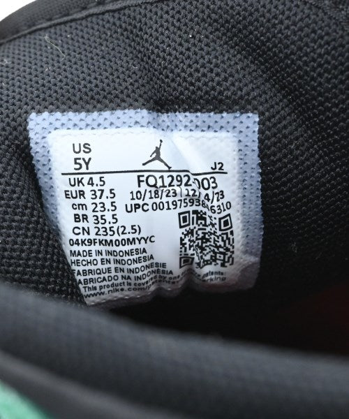 NIKE รองเท้าผ้าใบ