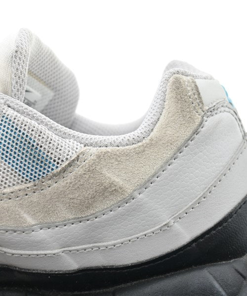 NIKE รองเท้าผ้าใบ