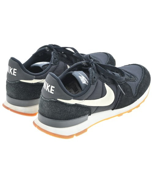 NIKE รองเท้าผ้าใบ