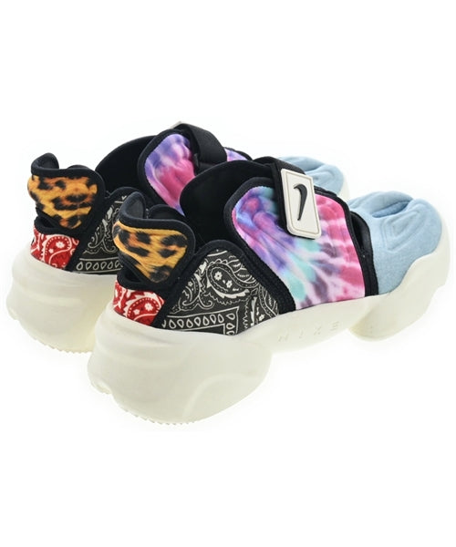 NIKE รองเท้าผ้าใบ