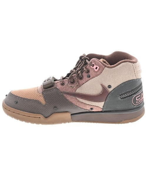 NIKE รองเท้าผ้าใบ