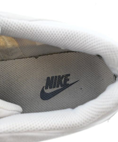 NIKE รองเท้าผ้าใบ