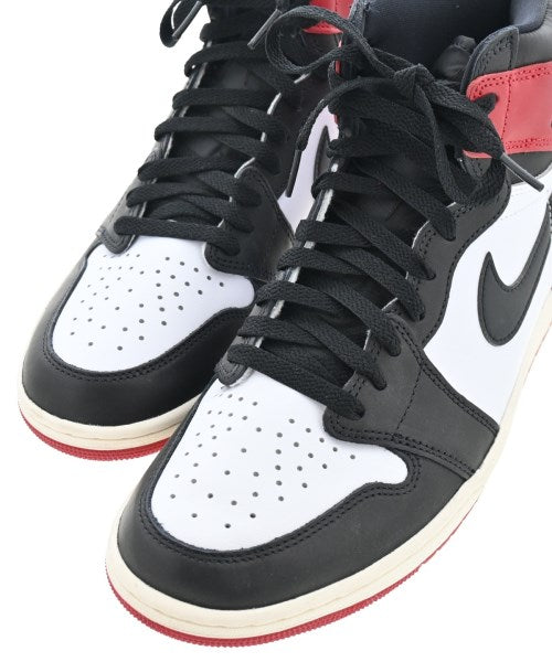 NIKE รองเท้าผ้าใบ