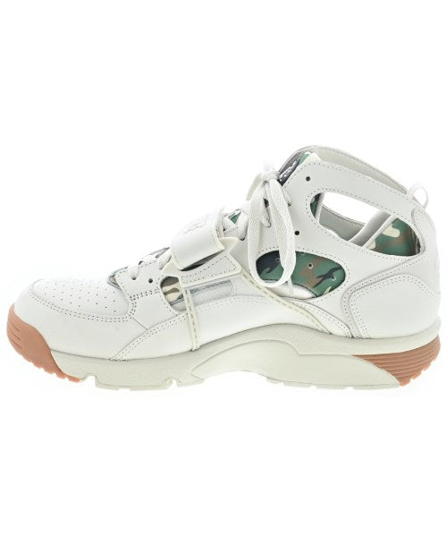 NIKE รองเท้าผ้าใบ