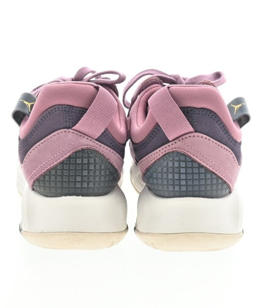 NIKE รองเท้าผ้าใบ