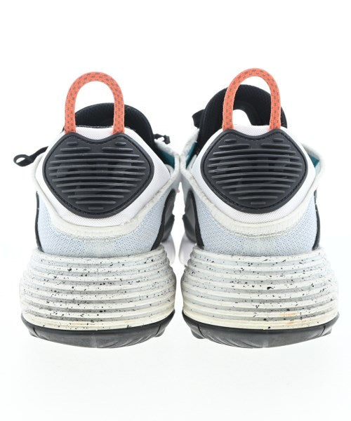 NIKE รองเท้าผ้าใบ