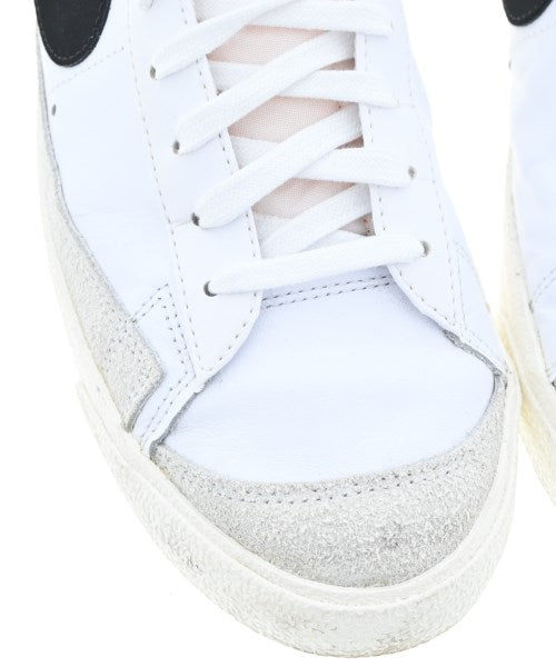 NIKE รองเท้าผ้าใบ