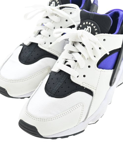 NIKE รองเท้าผ้าใบ