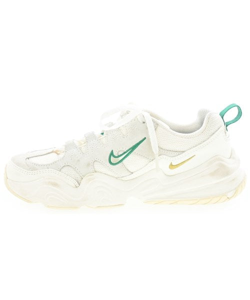 NIKE รองเท้าผ้าใบ