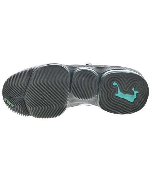 NIKE รองเท้าผ้าใบ