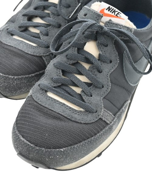 NIKE รองเท้าผ้าใบ