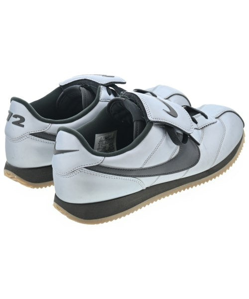 NIKE รองเท้าผ้าใบ