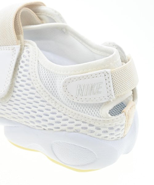 NIKE รองเท้าแตะ