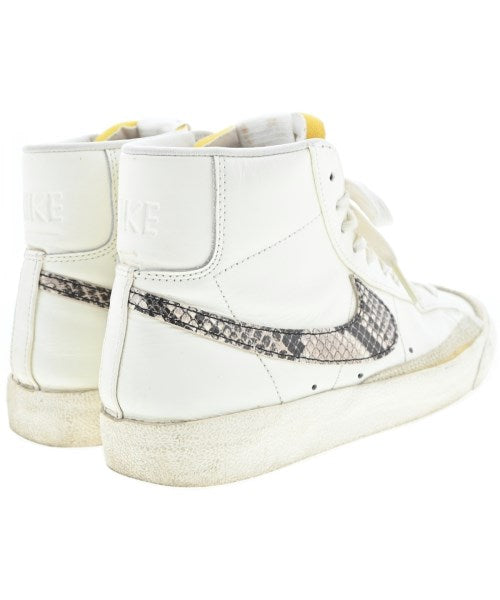 NIKE รองเท้าผ้าใบ