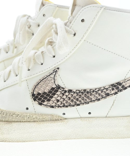 NIKE รองเท้าผ้าใบ