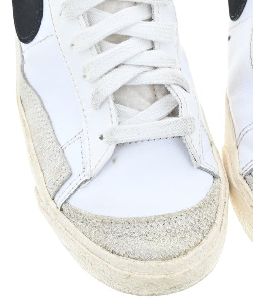 NIKE รองเท้าผ้าใบ