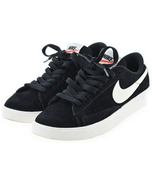 NIKE รองเท้าผ้าใบ