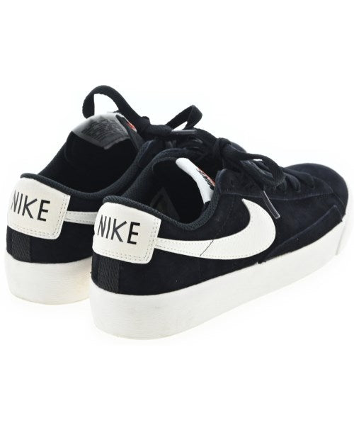 NIKE รองเท้าผ้าใบ