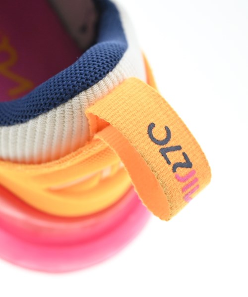 NIKE รองเท้าผ้าใบ