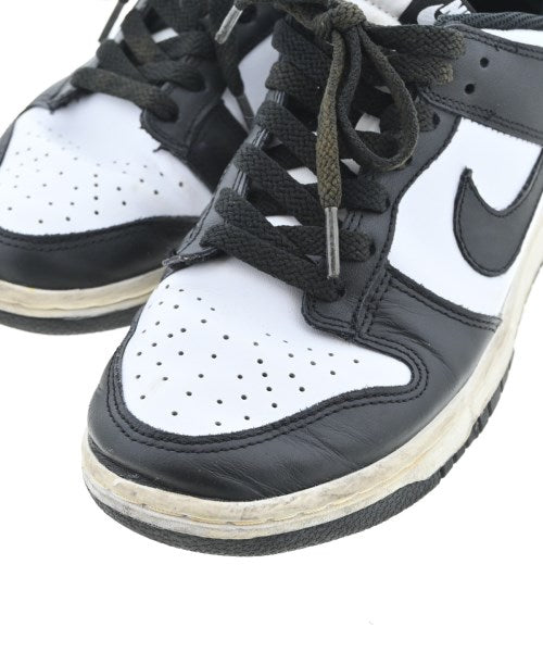 NIKE รองเท้าผ้าใบ