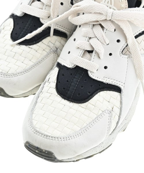 NIKE รองเท้าผ้าใบ