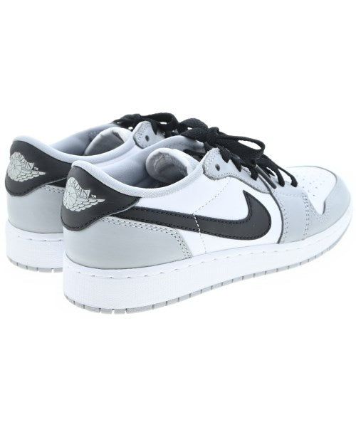 NIKE รองเท้าผ้าใบ