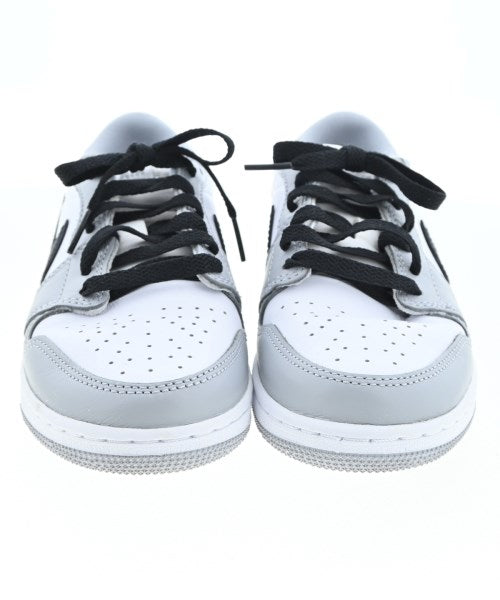 NIKE รองเท้าผ้าใบ