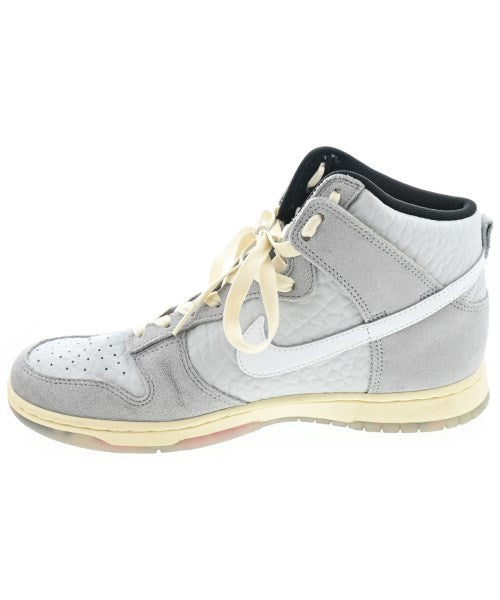 NIKE รองเท้าผ้าใบ
