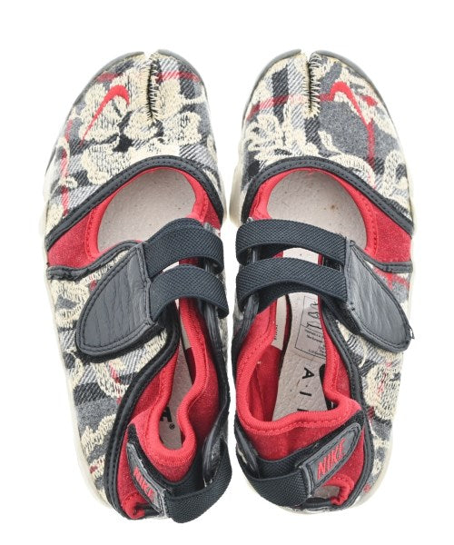NIKE รองเท้าผ้าใบ
