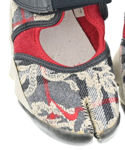 NIKE รองเท้าผ้าใบ