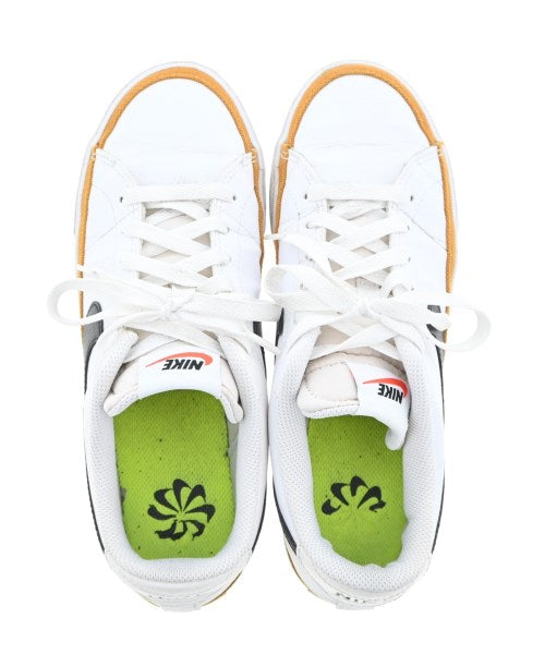 NIKE รองเท้าผ้าใบ