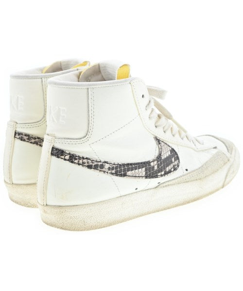 NIKE รองเท้าผ้าใบ
