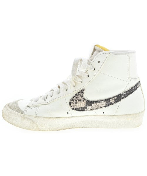 NIKE รองเท้าผ้าใบ