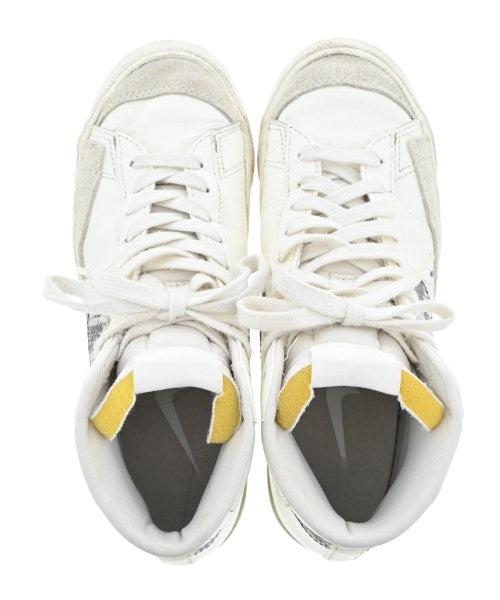 NIKE รองเท้าผ้าใบ