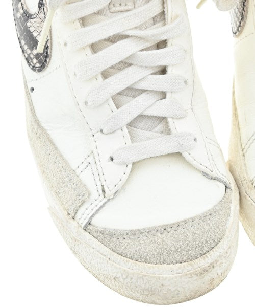 NIKE รองเท้าผ้าใบ